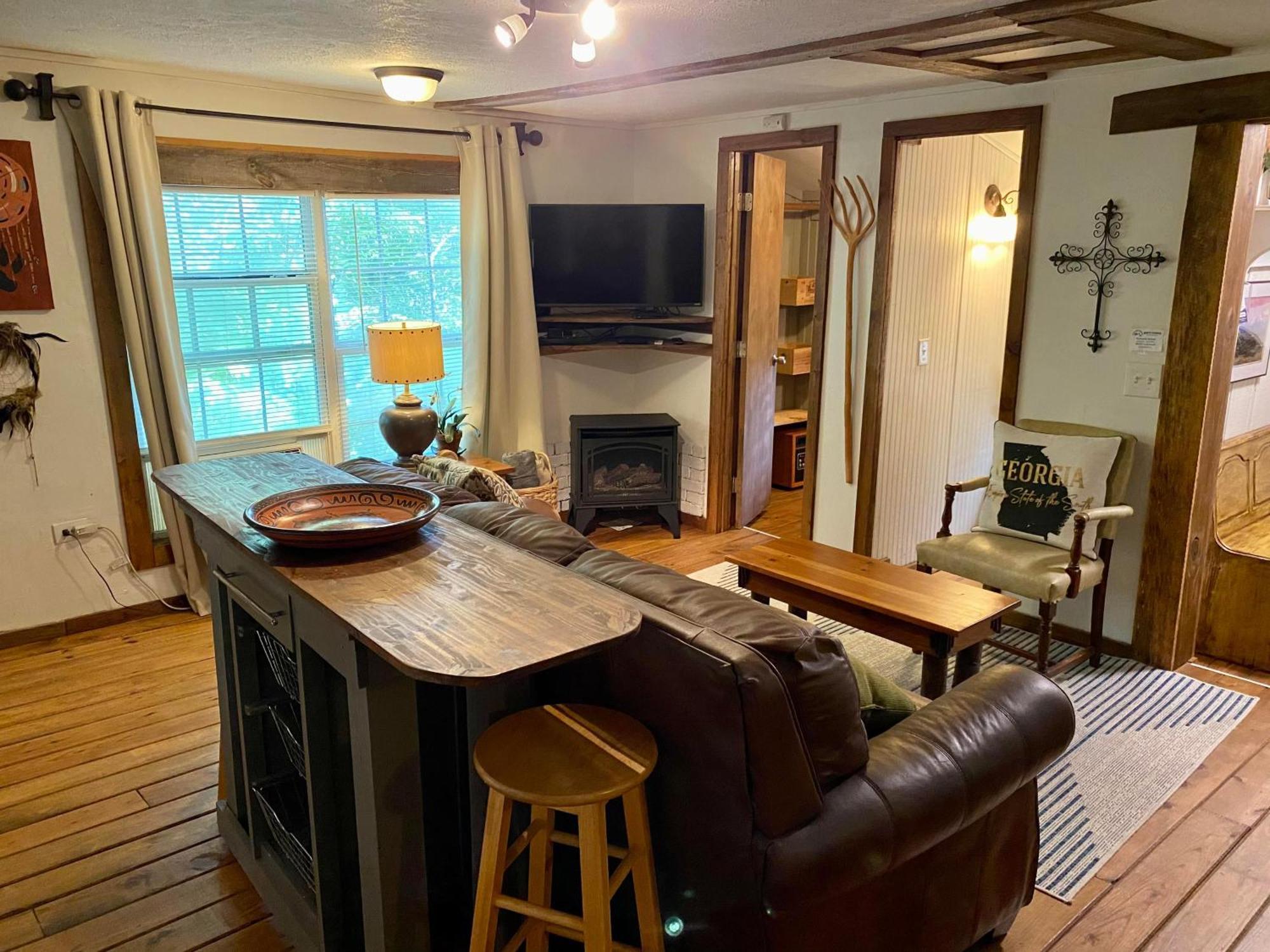 Convenient Cottage-Hot Tub, 4 Minutes To Dahlonega Luaran gambar