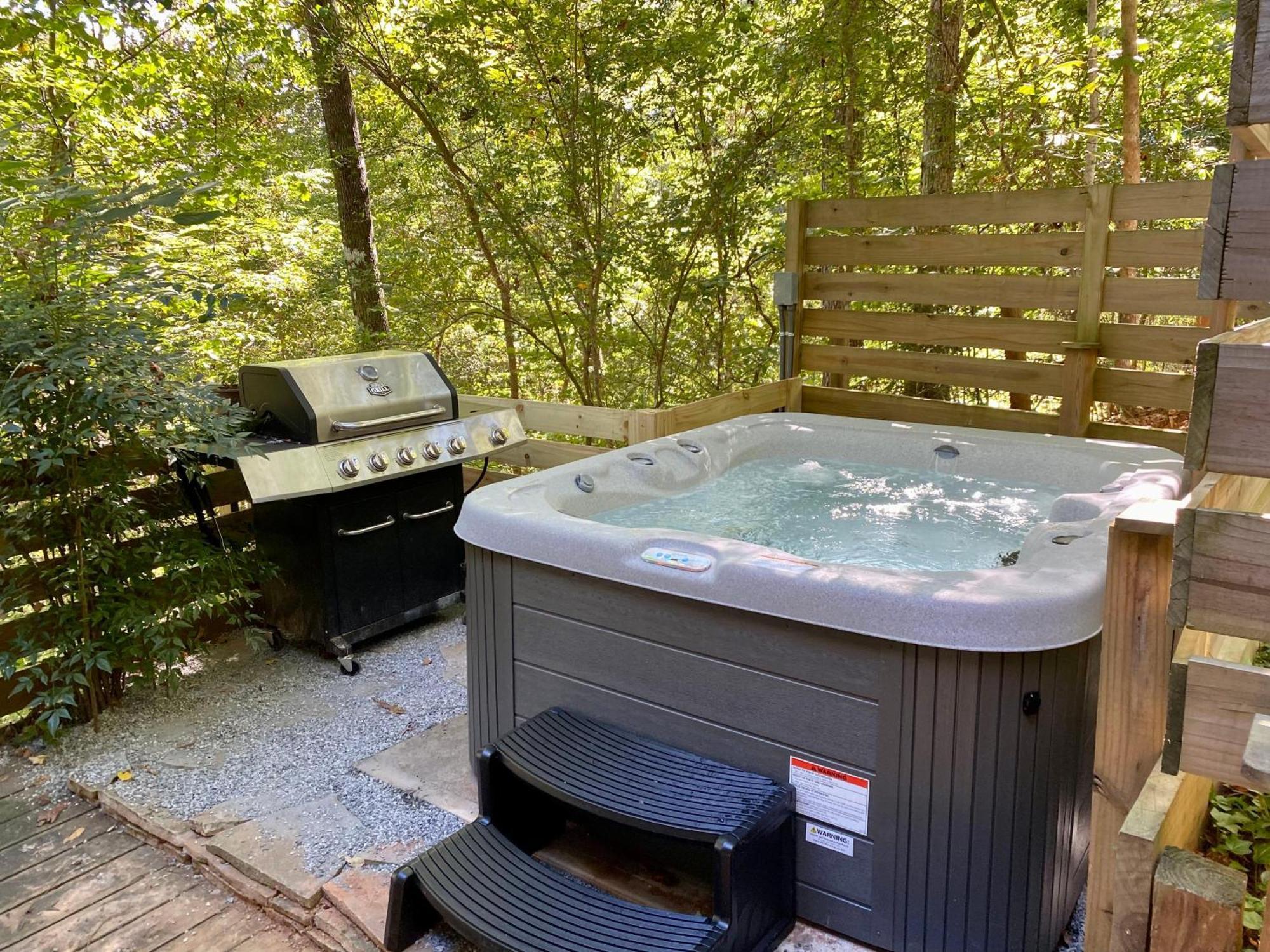 Convenient Cottage-Hot Tub, 4 Minutes To Dahlonega Luaran gambar