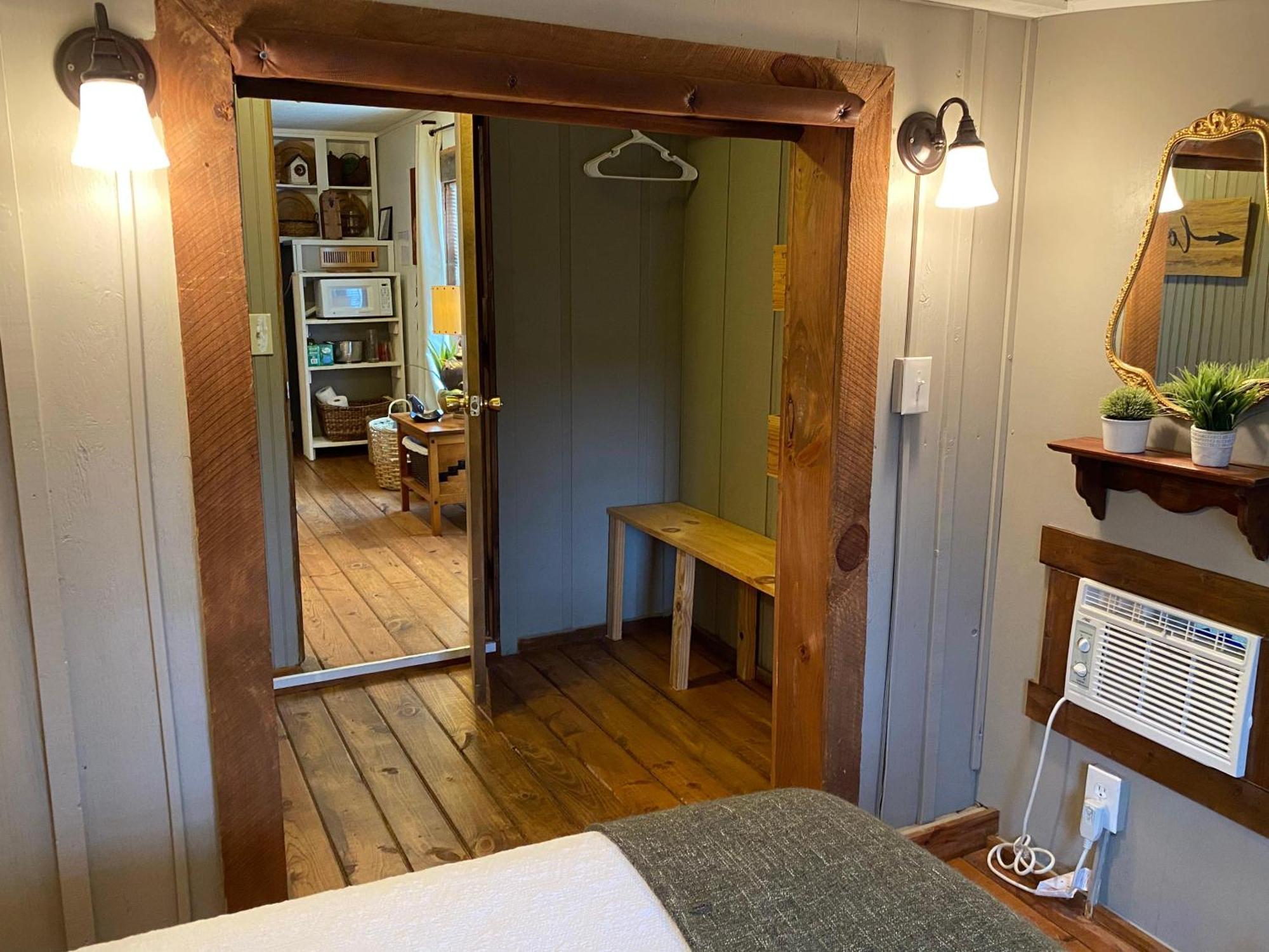 Convenient Cottage-Hot Tub, 4 Minutes To Dahlonega Luaran gambar